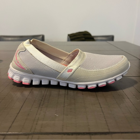Skechers EZ Flex Take It Easy Slip On Walking Shoe Womens Size 6 Beige - Picture 2 of 9